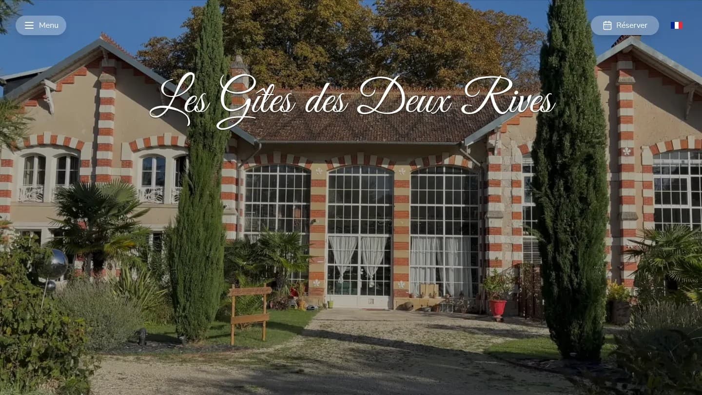 Page d’accueil des Gîtes des Deux Rives présentant les deux hébergements du Val de Loire.